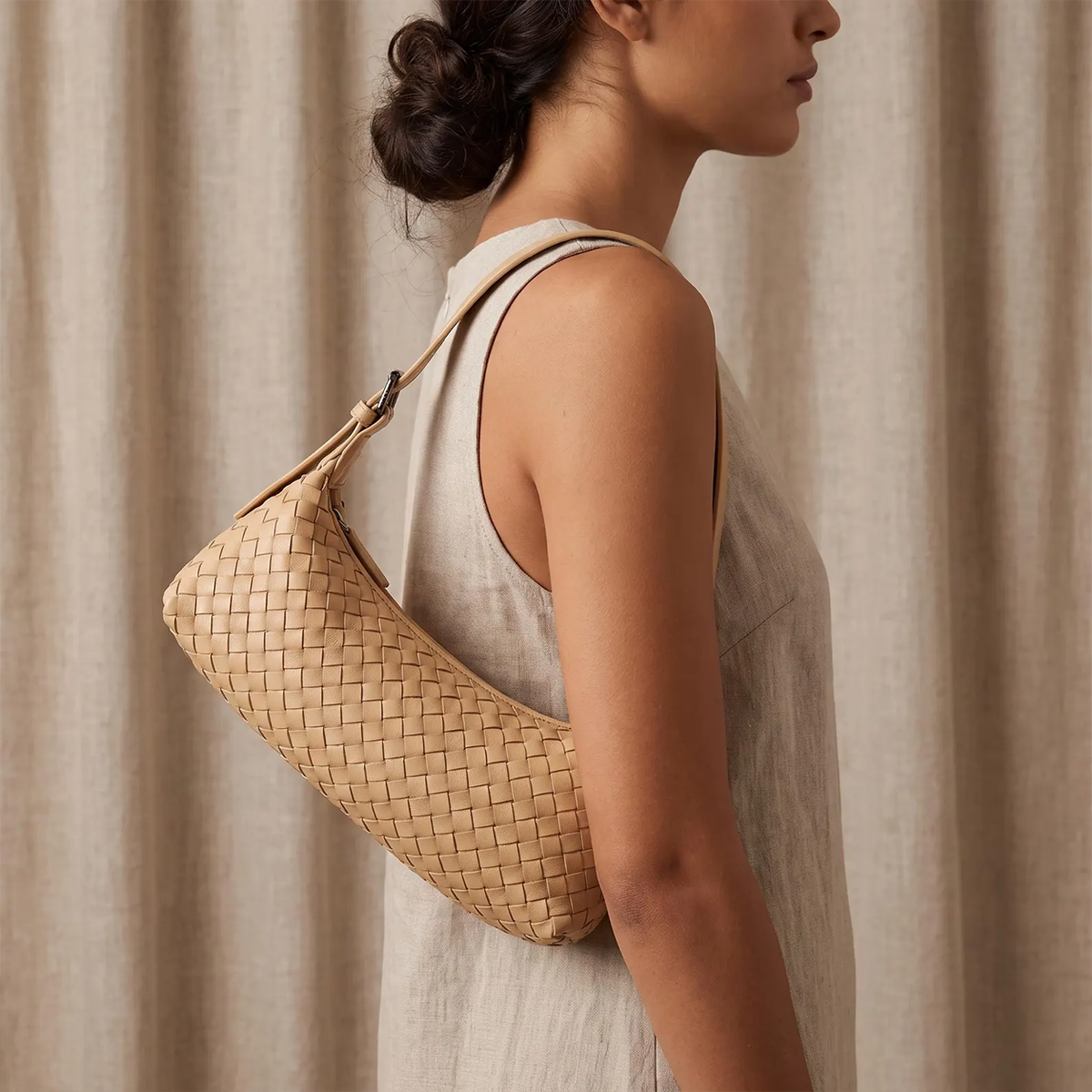 Apricot Woven Baguette Hobo Purse, Convertible Vintage Shoulder Bag